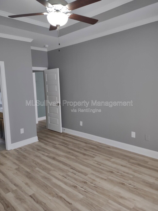 Building Photo - 703 Cherry Tree Dr