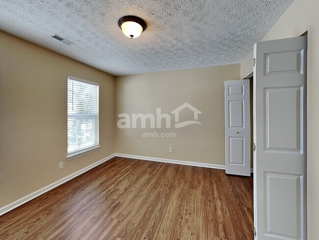 Building Photo - 5954 Courtney Pl