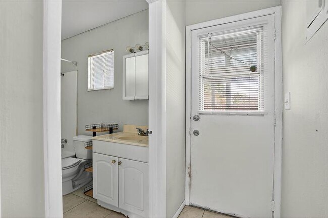 Building Photo - 6501 SW 49th St