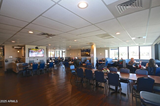 Building Photo - 1831 E Lindrick Dr