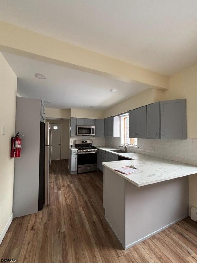 Building Photo - 225 E Northfield Rd