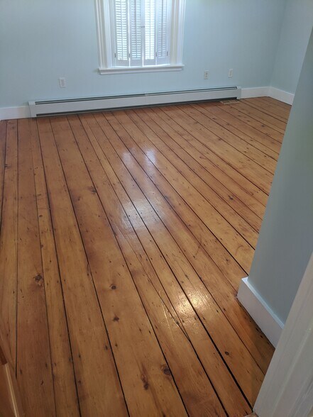 Building Photo - 26 County St