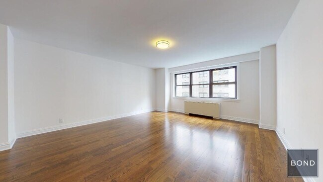 Primary Photo - 400 E 89th St