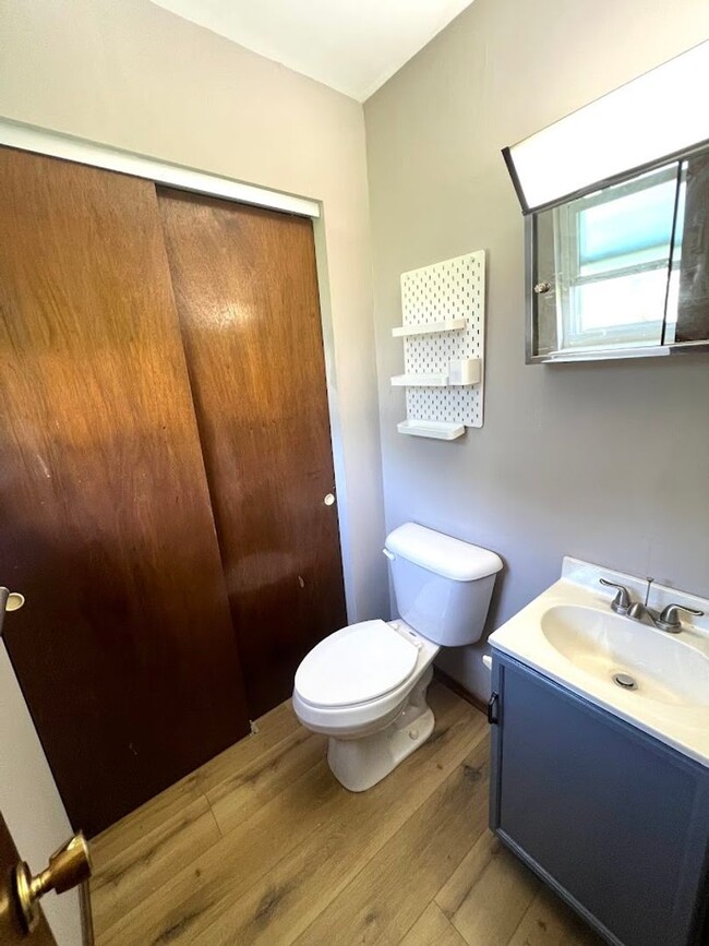 Building Photo - Move In Ready - 3 Bedroom 1.5 Bath In St. ...