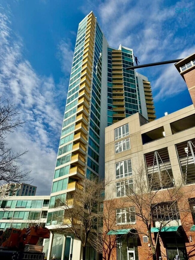 Building Photo - 1720 Maple Ave