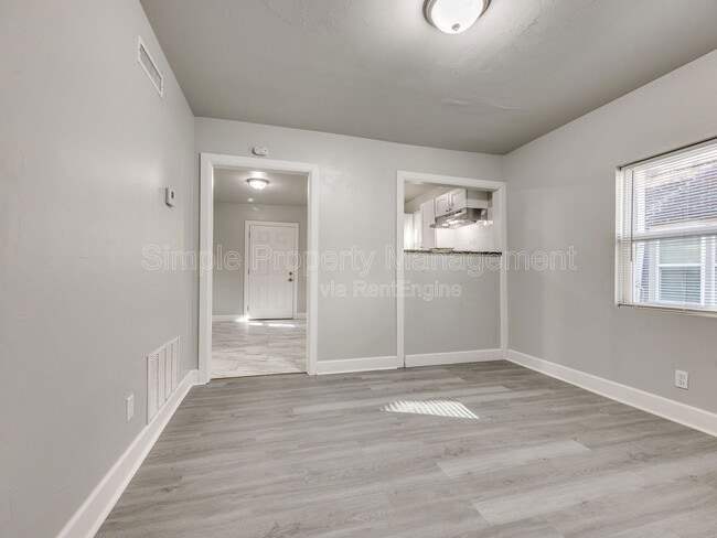 Building Photo - 1839 N Gatewood Ave