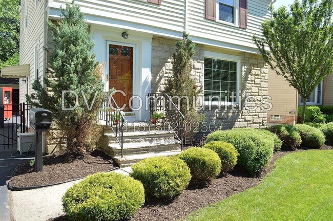 Building Photo - 23805 E Groveland Rd