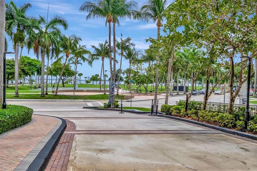 Main entrance facing Margaret Pace Park - 2001 Biscayne Blvd