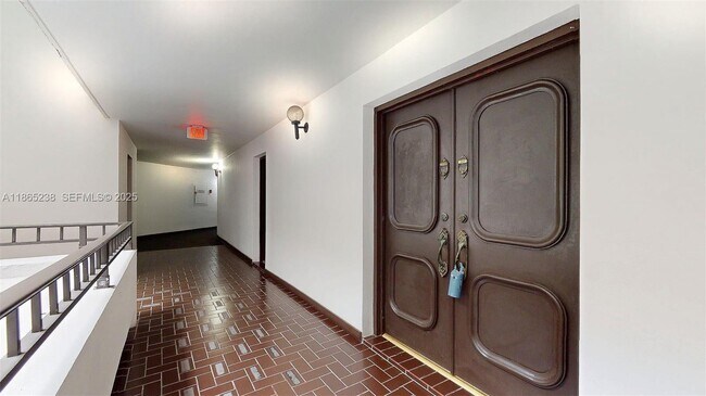 Building Photo - 13953 Kendale Lakes Cir