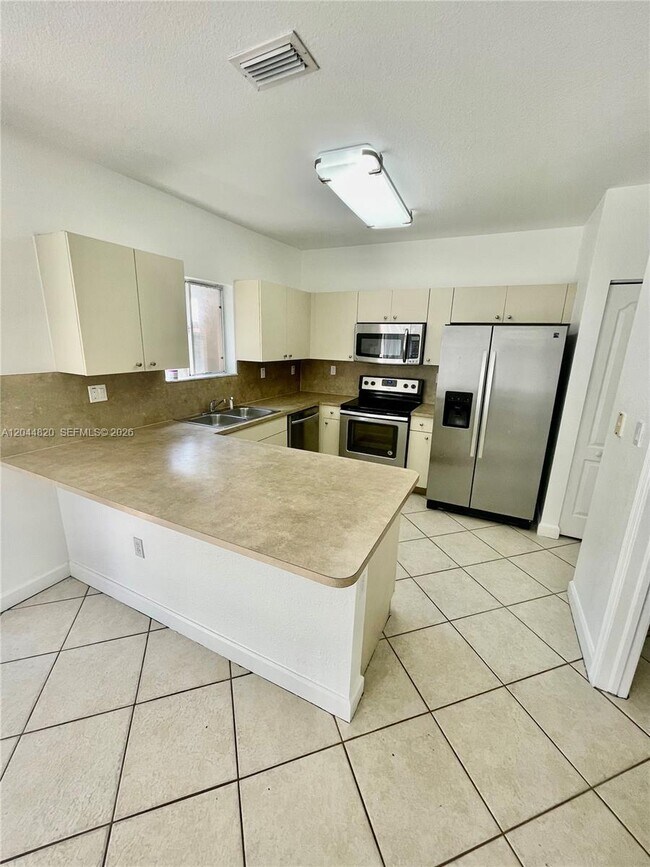 Building Photo - 21477 SW 85th Psge