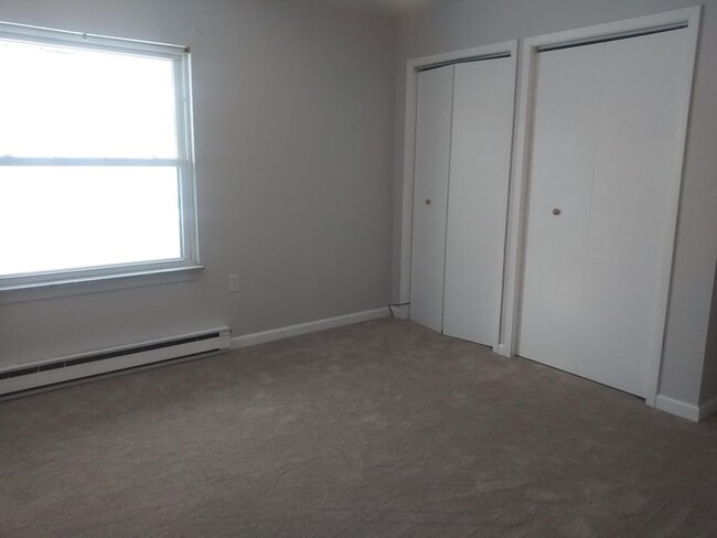 Bedroom 1 - 552 Union Avenue Ext