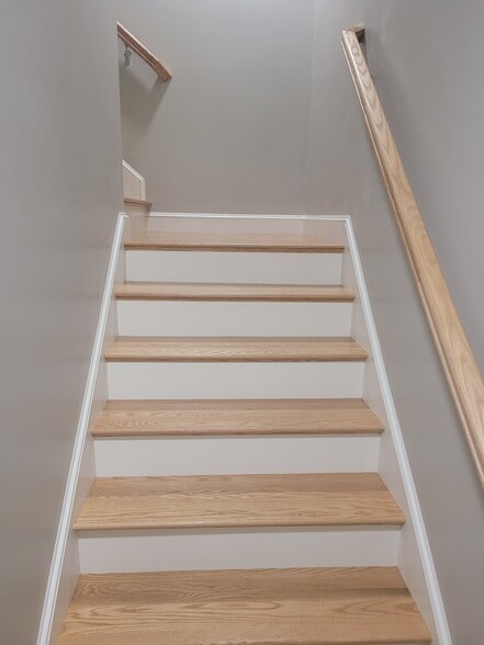 Stairs to Master Suite - 16 Fields Ave