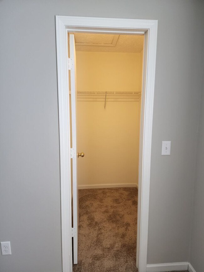 Building Photo - Three Bedroom Two Bath Home in Deerfield Farms Dayton, Indiana