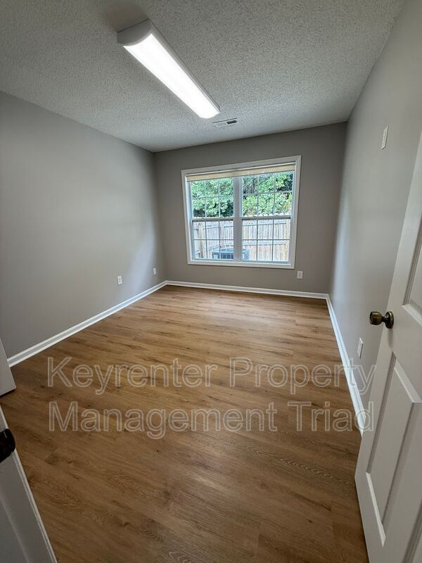 Building Photo - 3957 Cobblestone Bend Dr