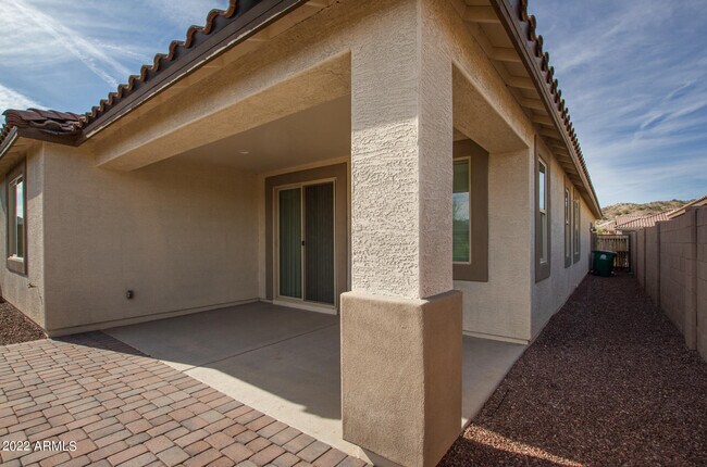 Building Photo - 8451 S 164th Dr