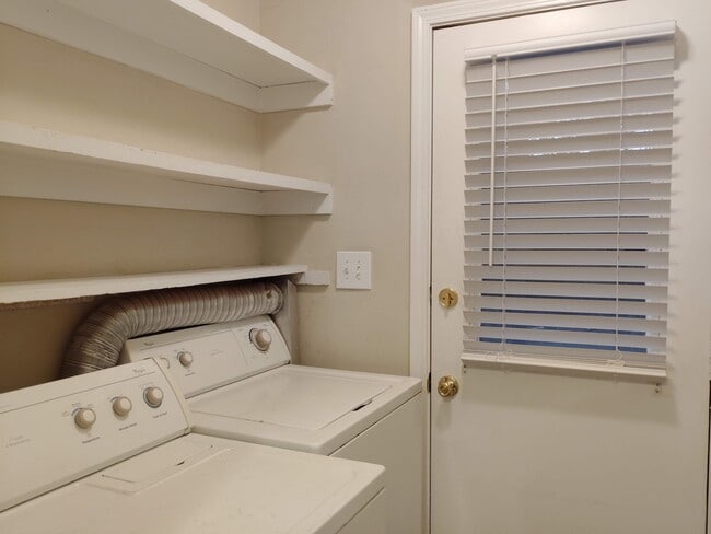 Building Photo - 110 Horizon River Dr