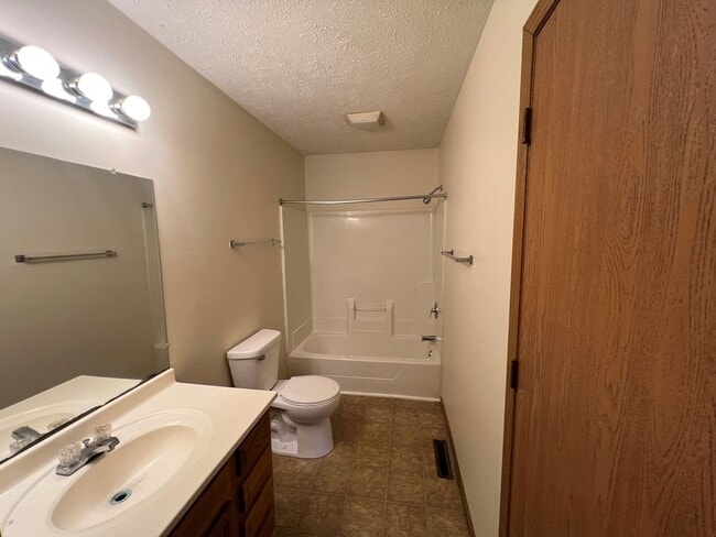 Building Photo - 1528-1530 S 18th St