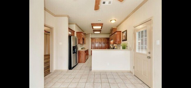 Building Photo - 112 Portulaca St