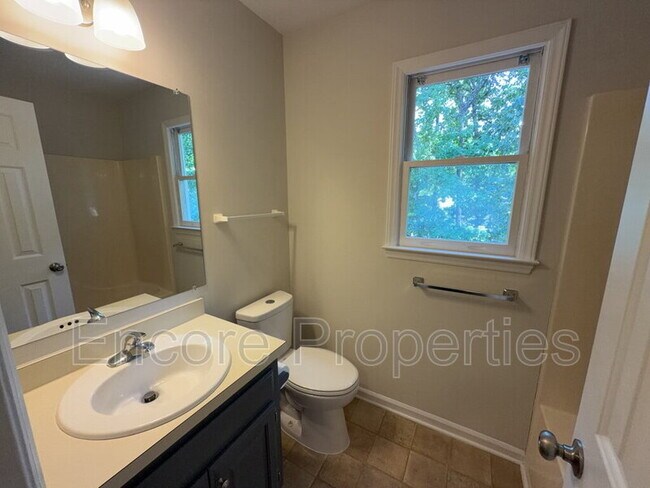 Building Photo - 203 Wood Hollow Dr