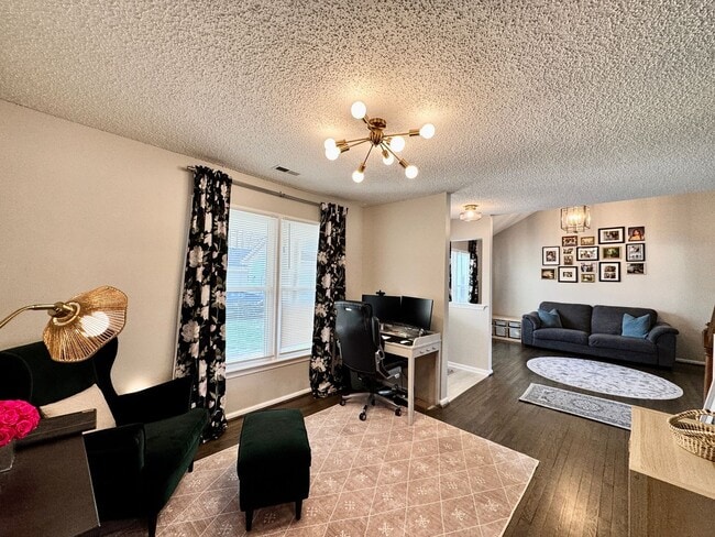 Building Photo - A Fabulous Home w/Water & Golf Course Views Available 05-04-26! Fenced Yard & Dog-Friendly!