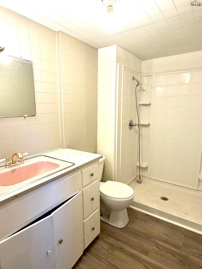 Building Photo - 2213 Bridwell St