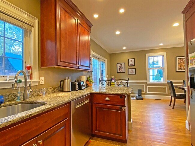 Building Photo - 375 Lowell Ave