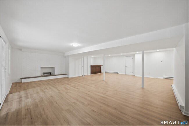 Building Photo - 21 Deepwood Rd