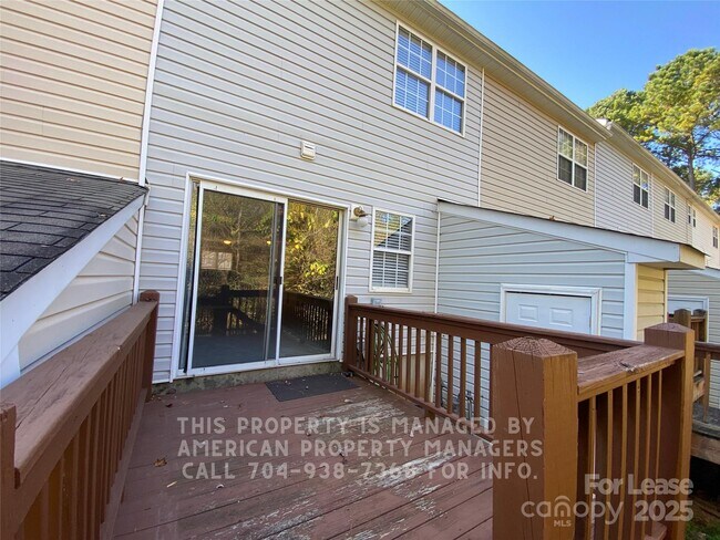 Building Photo - 10580 English Setter Way