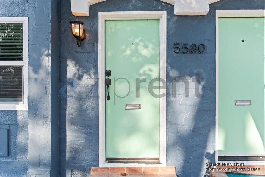 Building Photo - Unit A