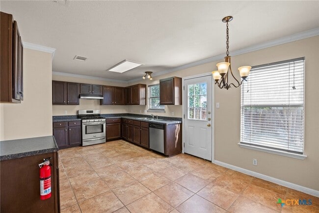 Building Photo - 2110 Garrison Dr