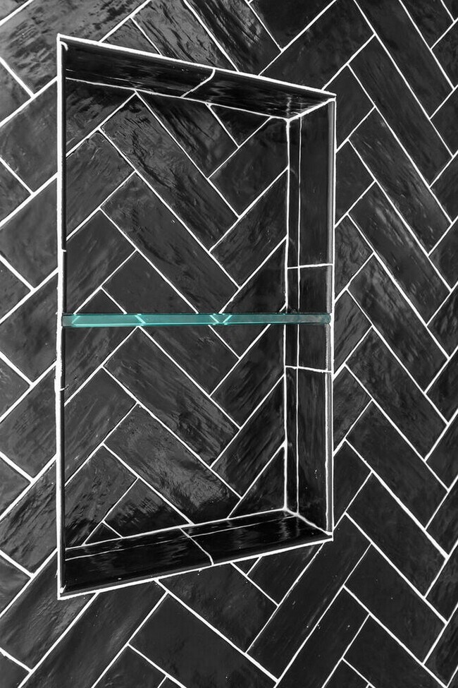 Building Photo - 516 River Rd