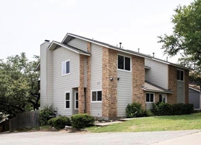 Building Photo - 3208 Twinberry Cove