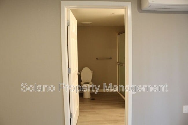 Building Photo - 2401 Broadway St