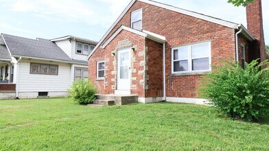 Building Photo - 1426 Silver St