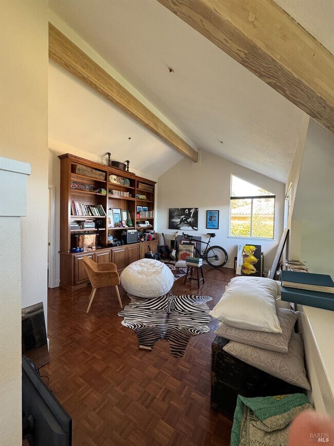 Building Photo - 67 Via Los Altos
