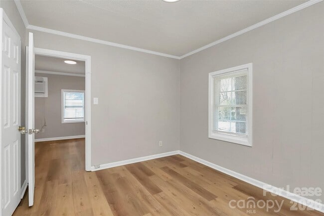 Building Photo - 2510 Hemphill St