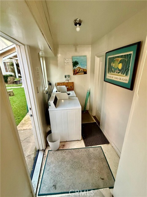 Building Photo - 2901 E Mariquita St