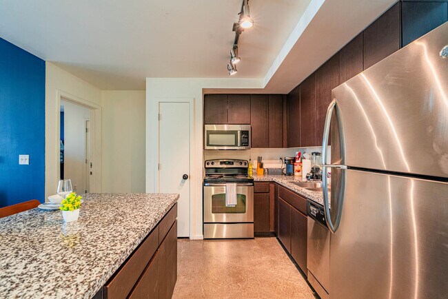 Building Photo - 915 N 4th St