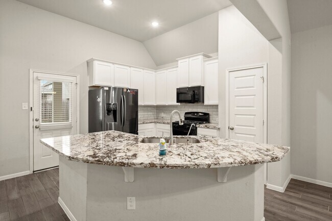 Building Photo - 6322 Lemon Balm Ln