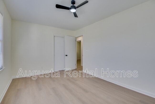 Building Photo - 2618 Providence Ct