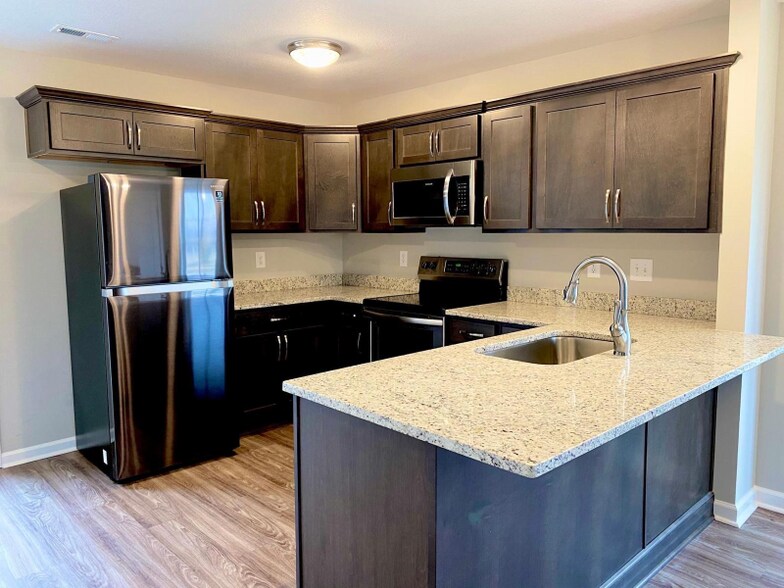 Building Photo - 638 Stowe Ct