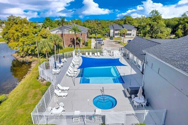 Building Photo - 1400 Gandy Blvd N