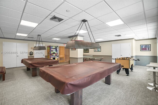 Building Photo - 3200 Port Royale Dr N