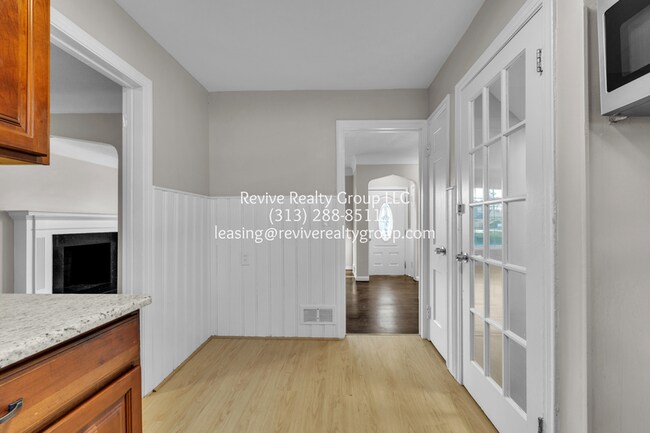 Building Photo - 18010 Sorrento Ave