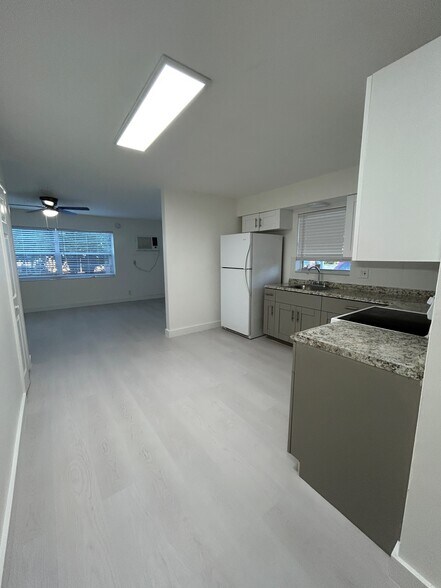 Building Photo - 901 S N St