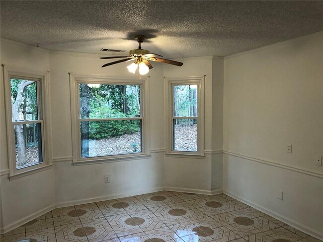 Building Photo - 2535 Raintree Way NE