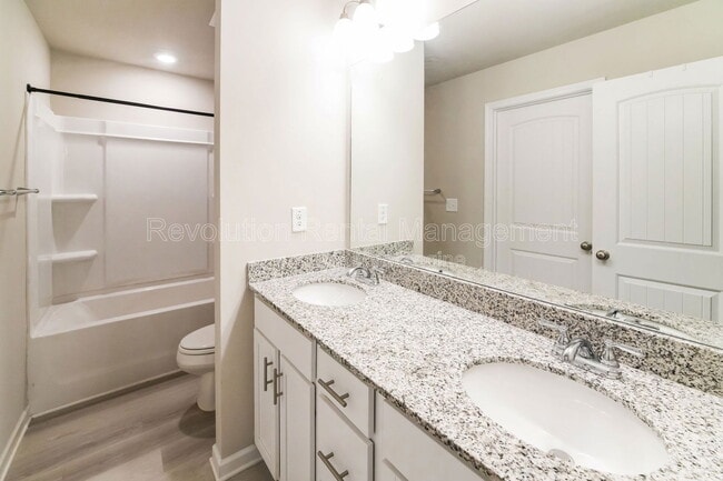 Building Photo - 501 Brady Dr