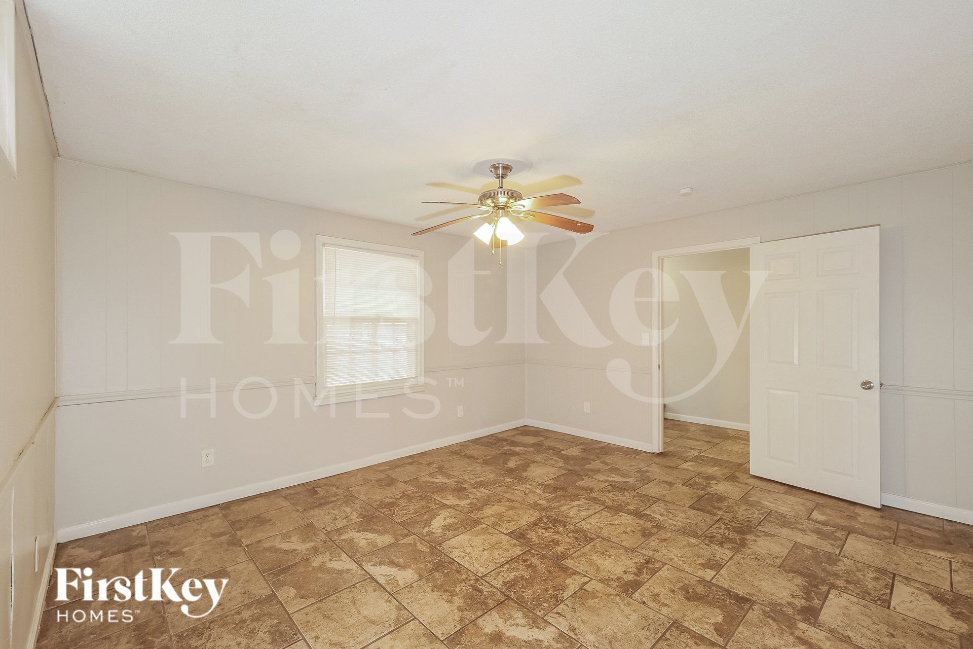 Building Photo - 8728 Everett St