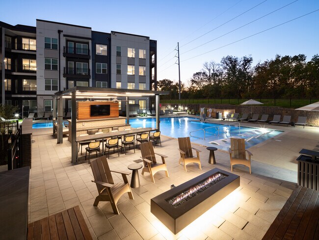 Building Photo - The Hickory at Indian Lake Village