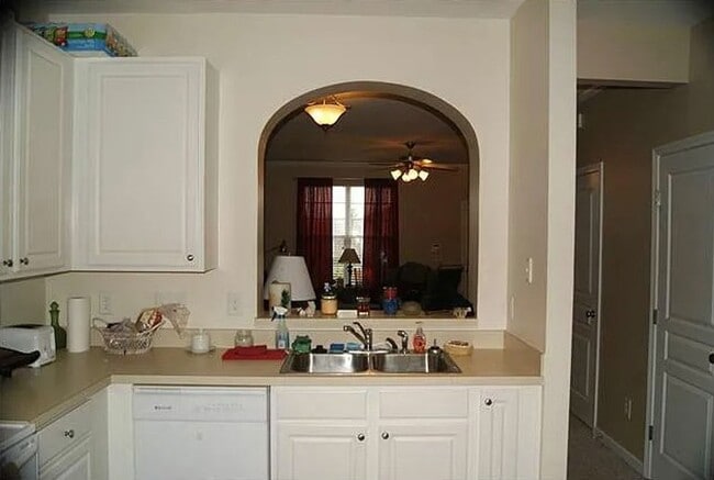 Building Photo - 21 Canary Ct